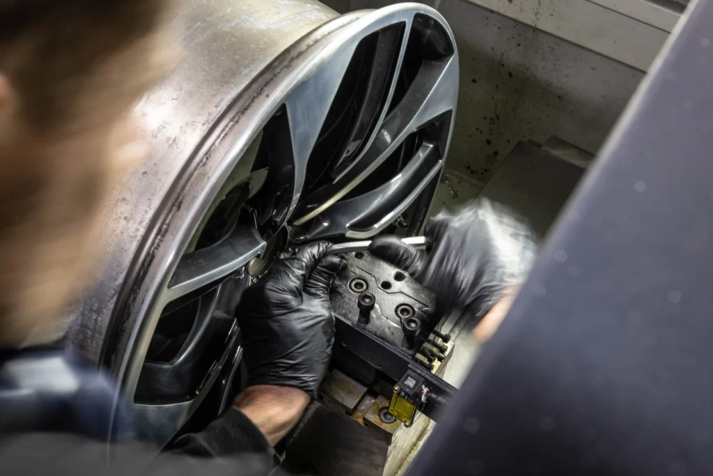 MAICO_TYRES_KLEIN_FORMAAT_16
