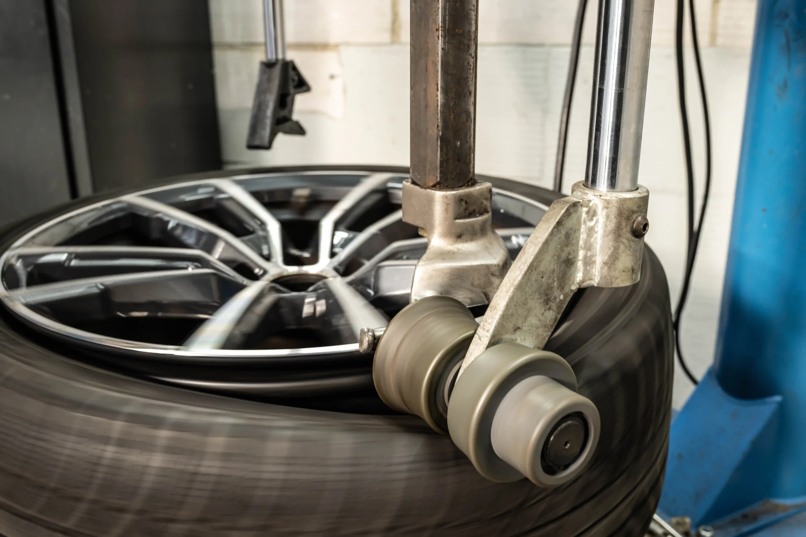 MAICO_TYRES_KLEIN_FORMAAT_70