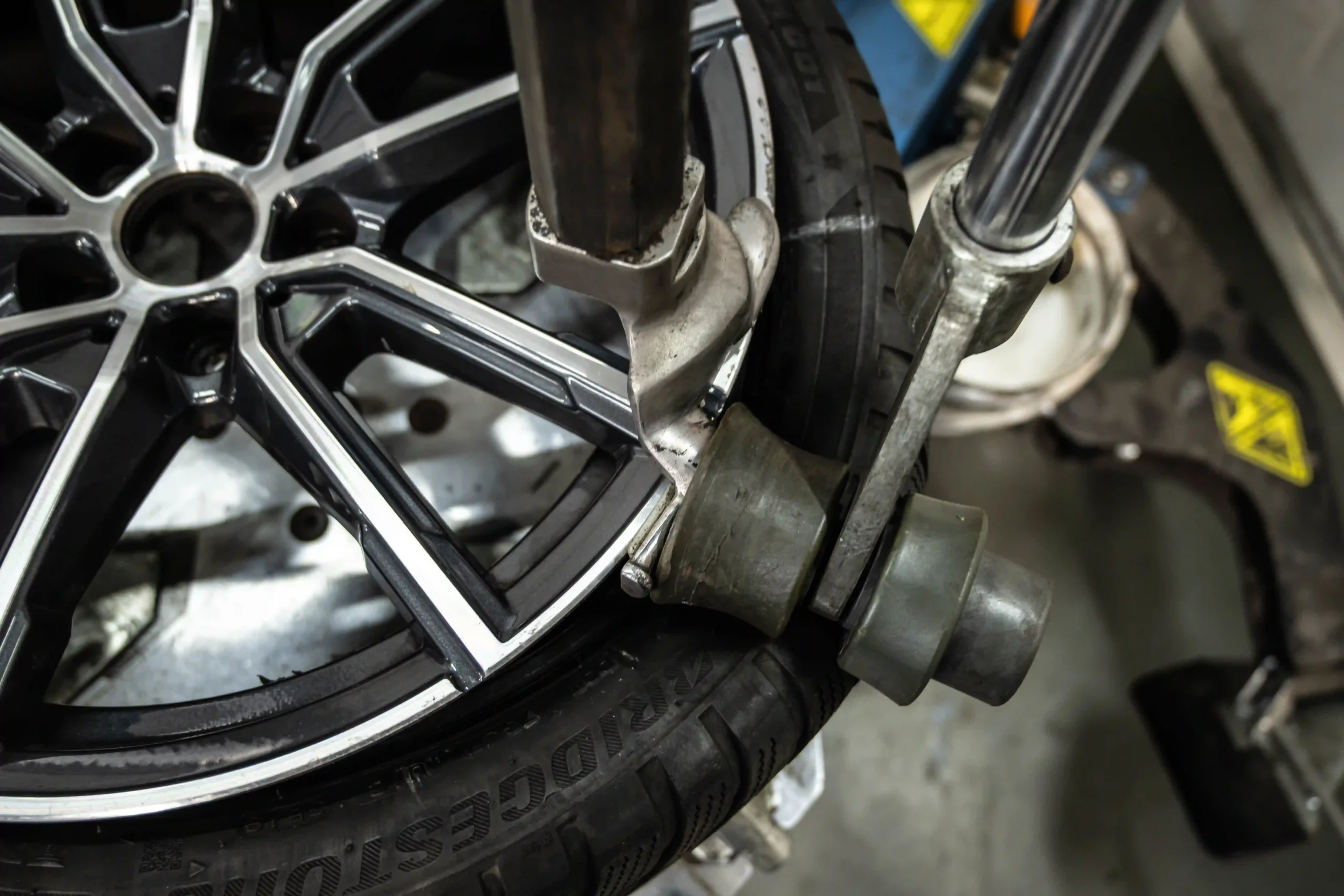 MAICO_TYRES_KLEIN_FORMAAT_72